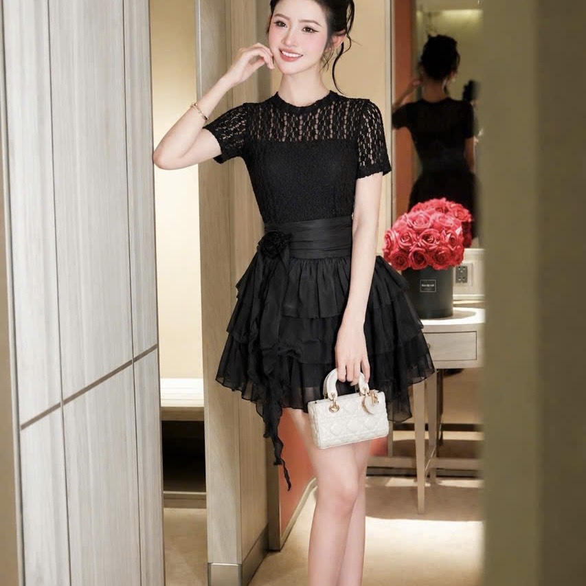 Đầm thiết kế ren cổ tròn cao cấp phối tơ tay ngắn dáng ngắn