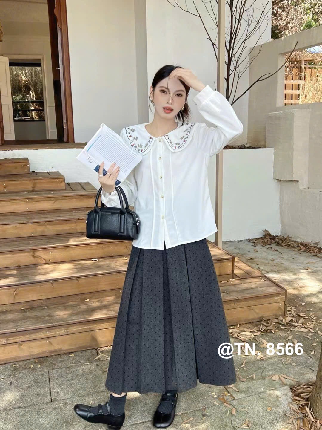 Áo kiểu sơ mi thêu hoạ tiết QCCC
