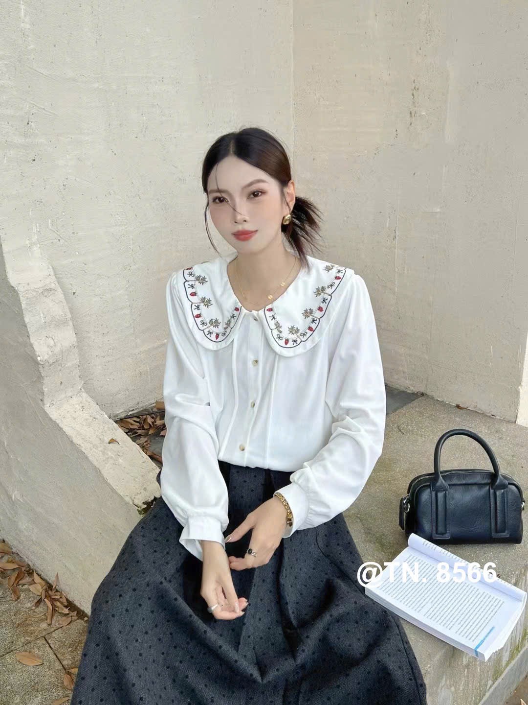 Áo kiểu sơ mi thêu hoạ tiết QCCC