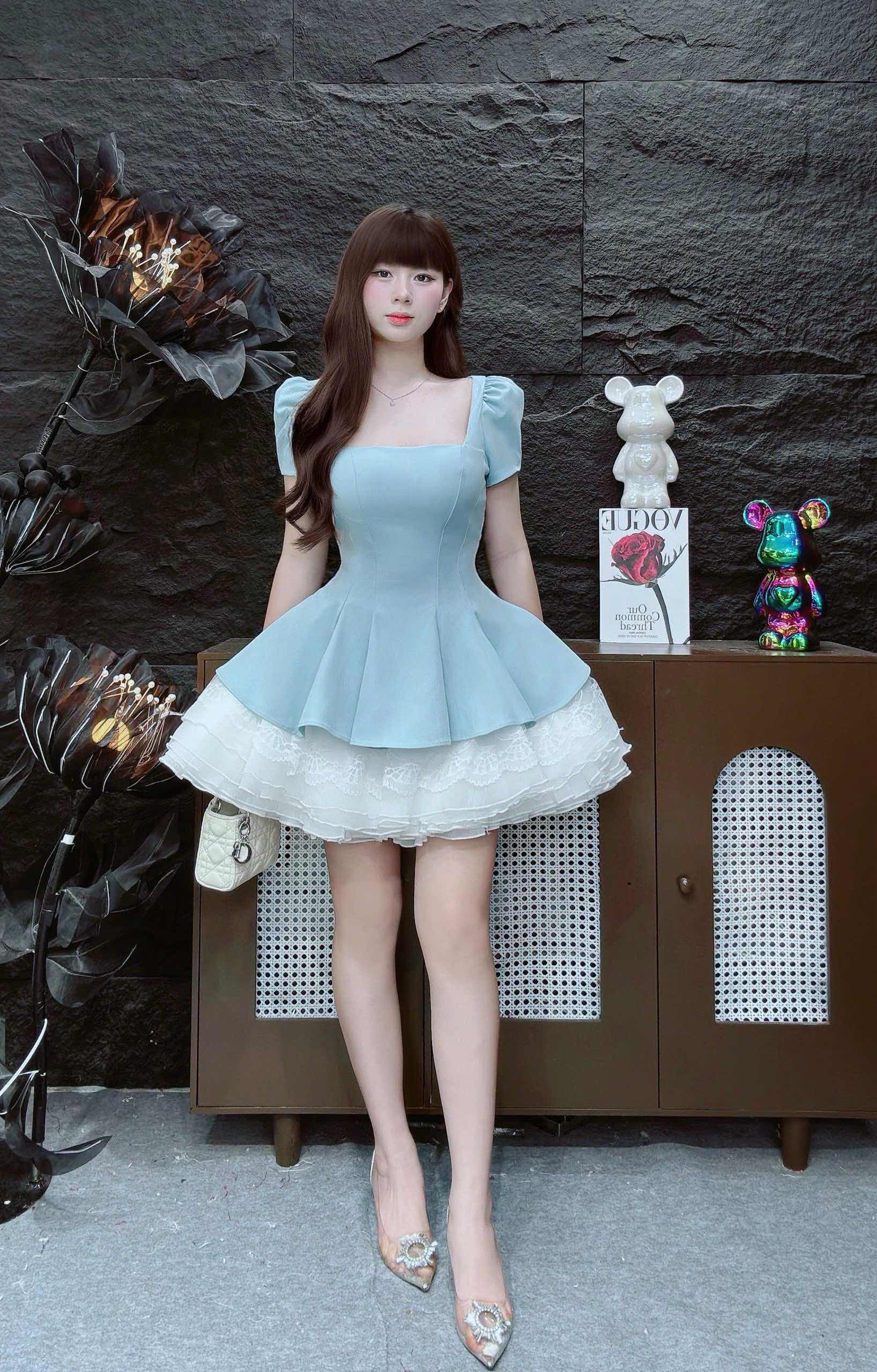 Đầm cổ vuông phối ren tùng xòe LS 619240