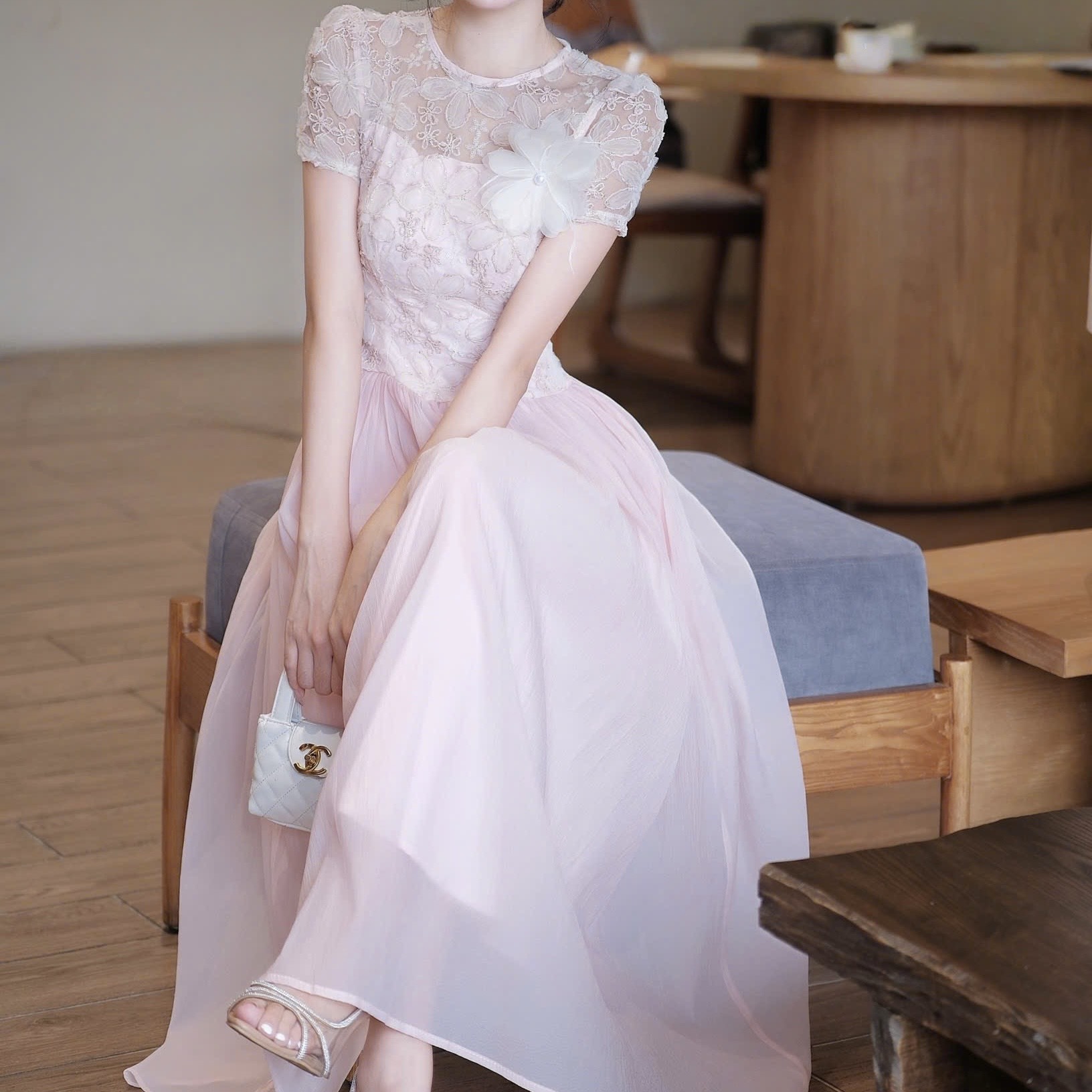 Đầm đi tiệc cao cấp hot trend phối ren thêu hoa dáng xòe cao cấp dáng dài 3 màu kem hồng ghi