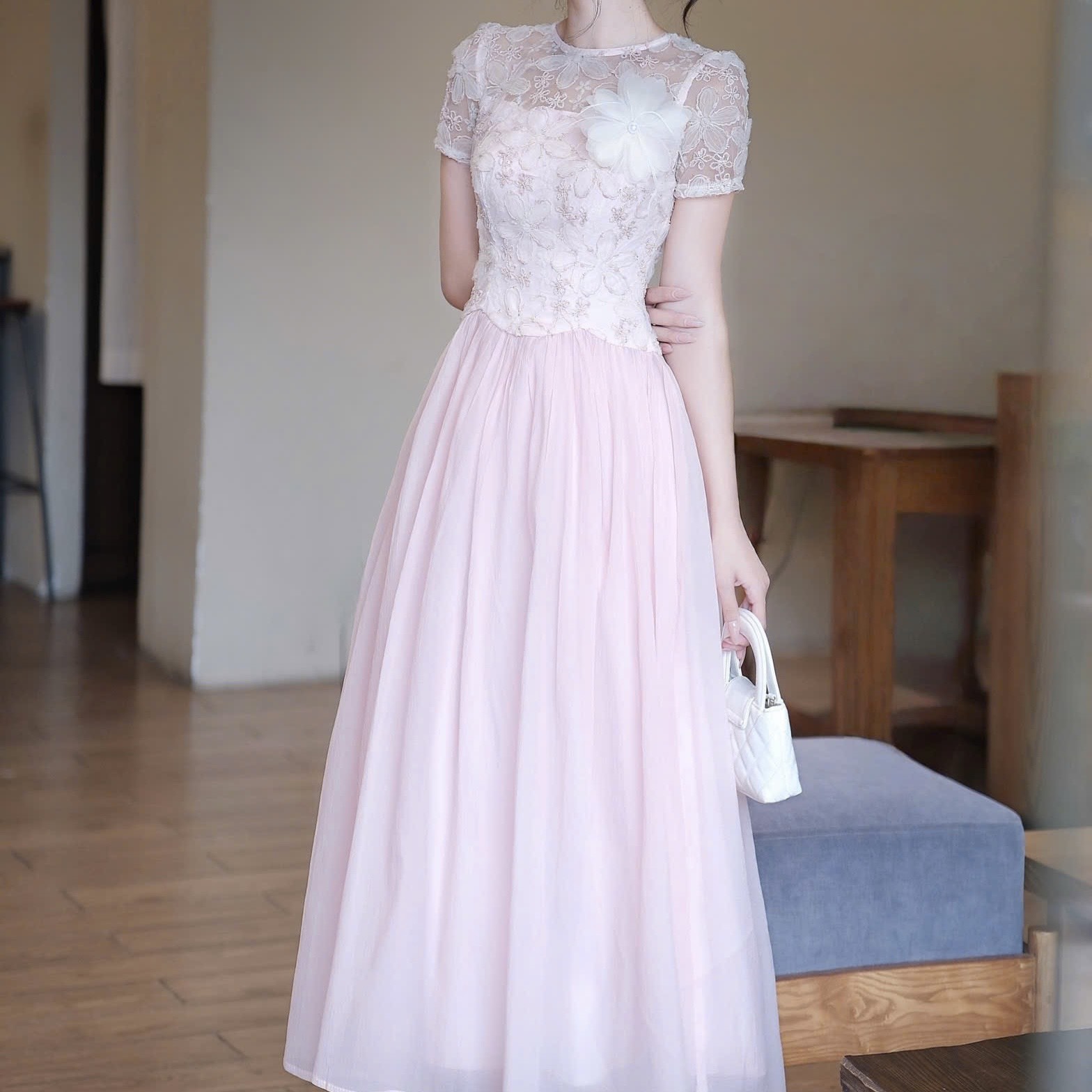 Đầm đi tiệc cao cấp hot trend phối ren thêu hoa dáng xòe cao cấp dáng dài 3 màu kem hồng ghi