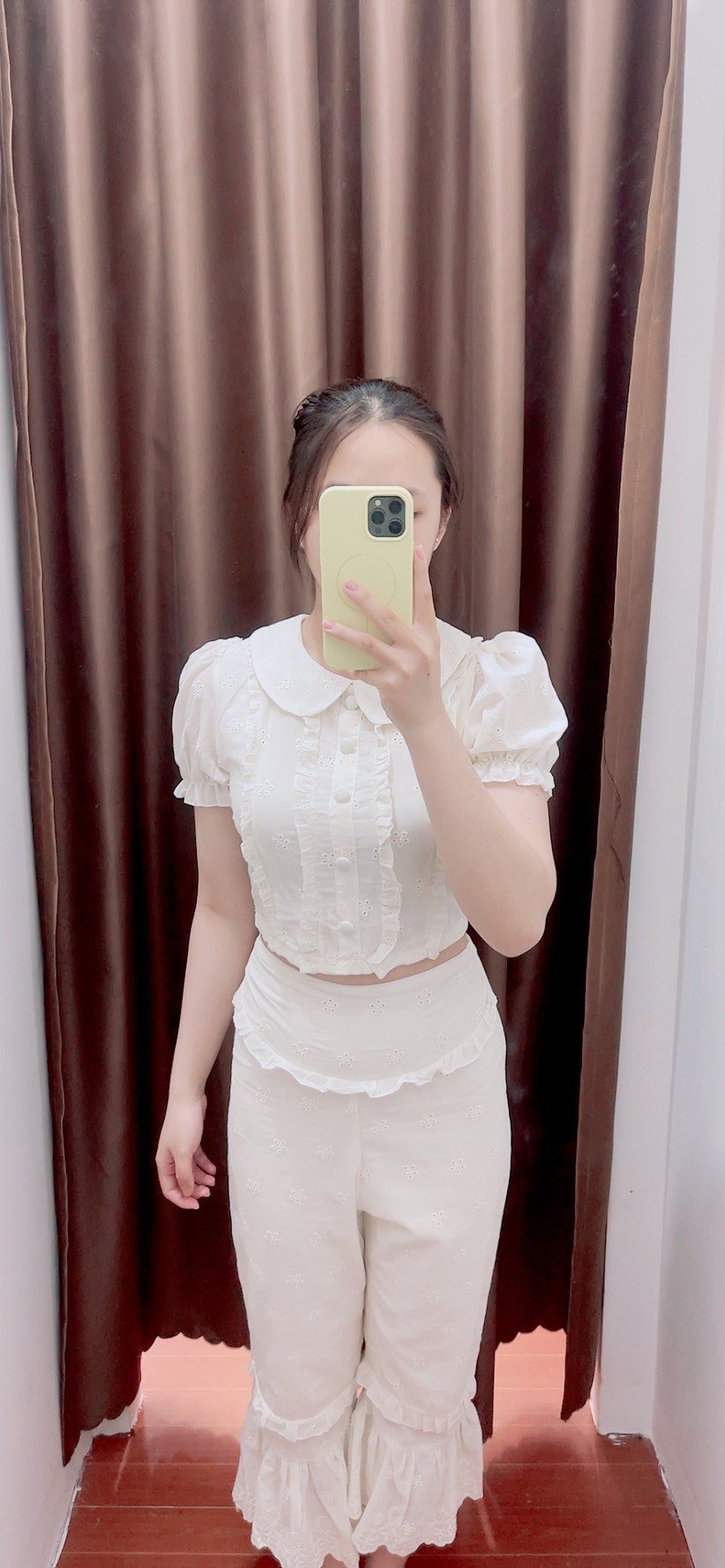 Set hoa nhí cổ tròn nút bọc