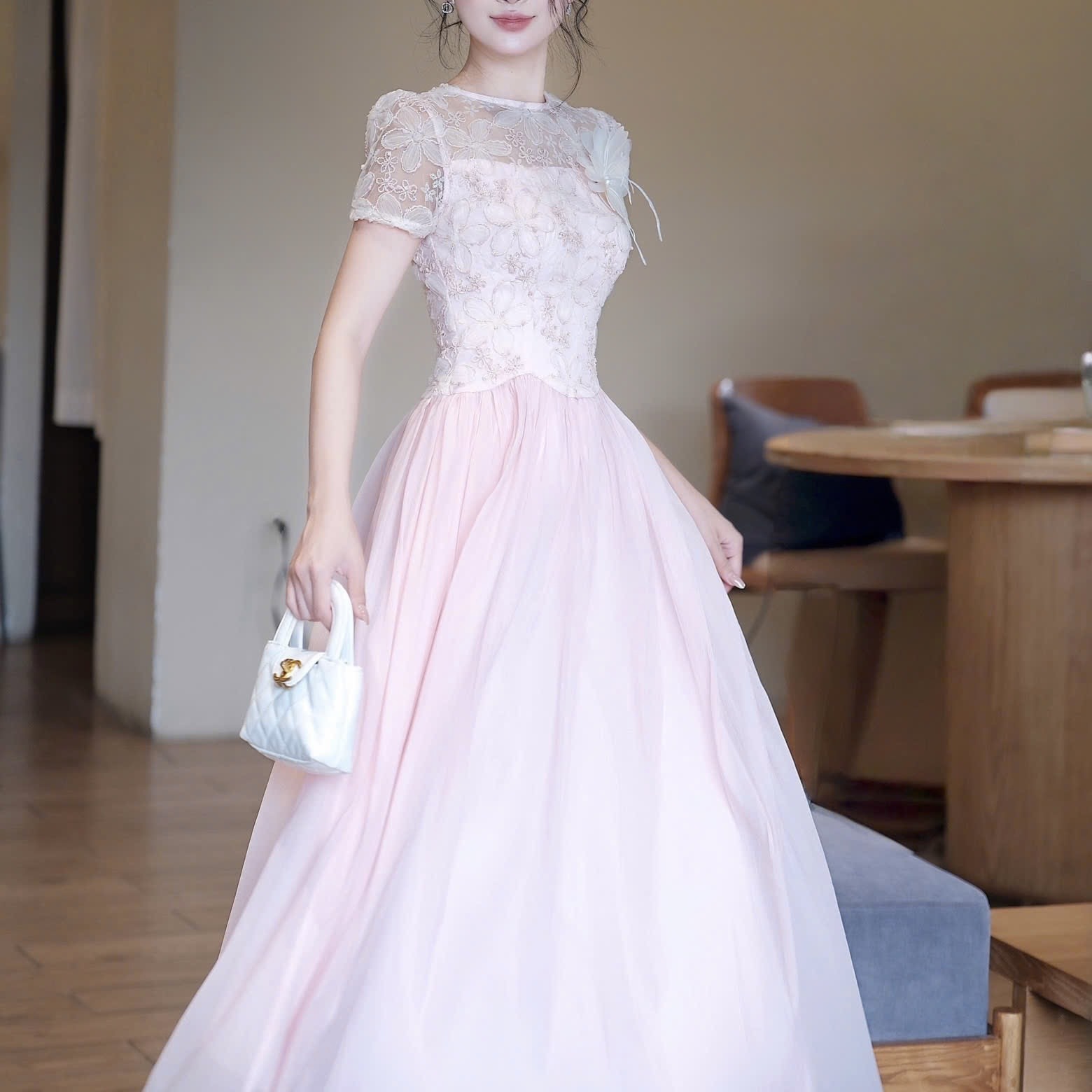 Đầm đi tiệc cao cấp hot trend phối ren thêu hoa dáng xòe cao cấp dáng dài 3 màu kem hồng ghi