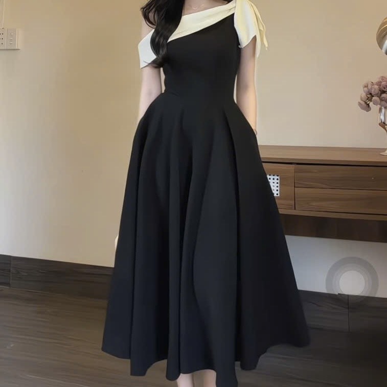 Đầm thiết kế lệch vai dáng dài
