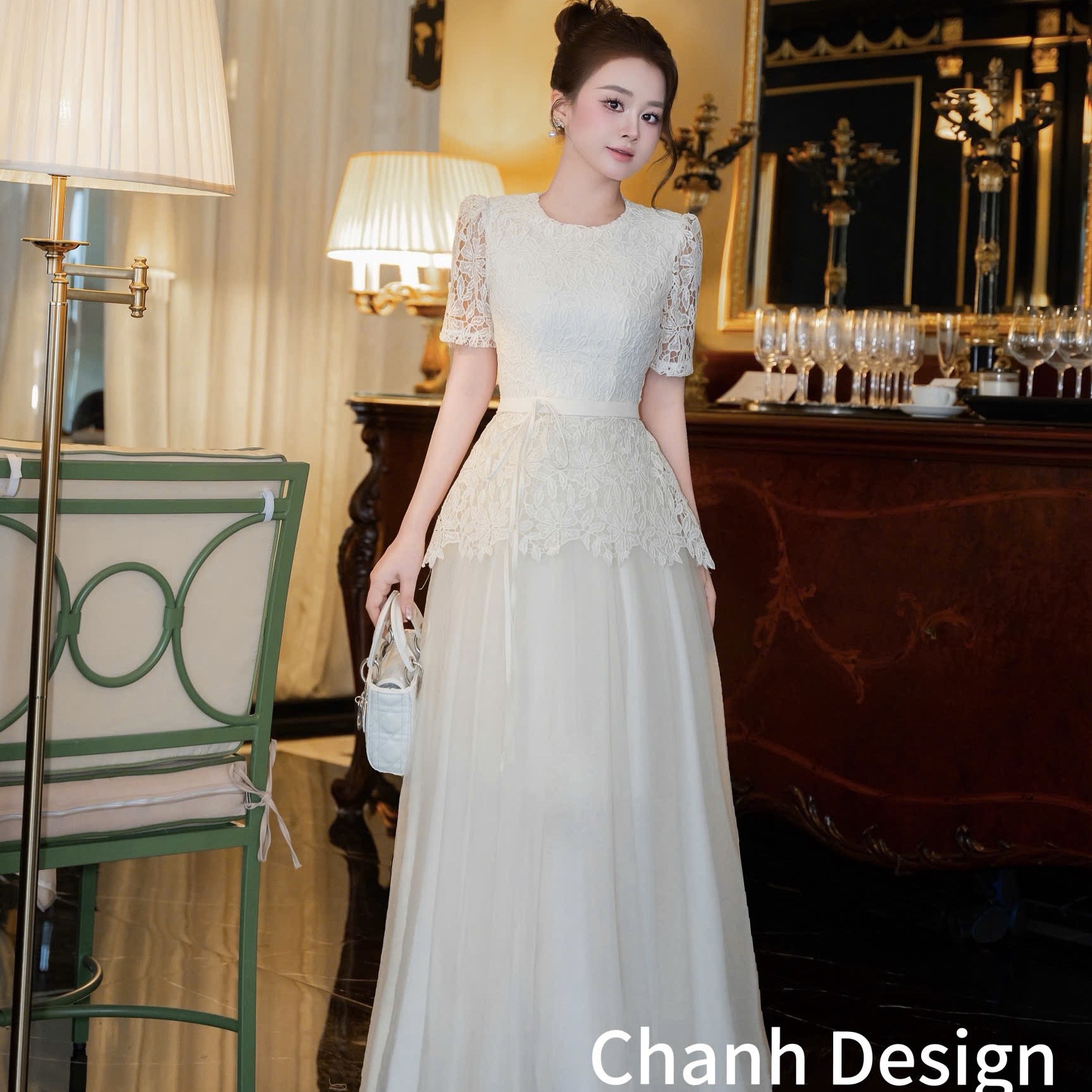 Đầm thiết kế ren cột nơ eo phối voan dáng dài