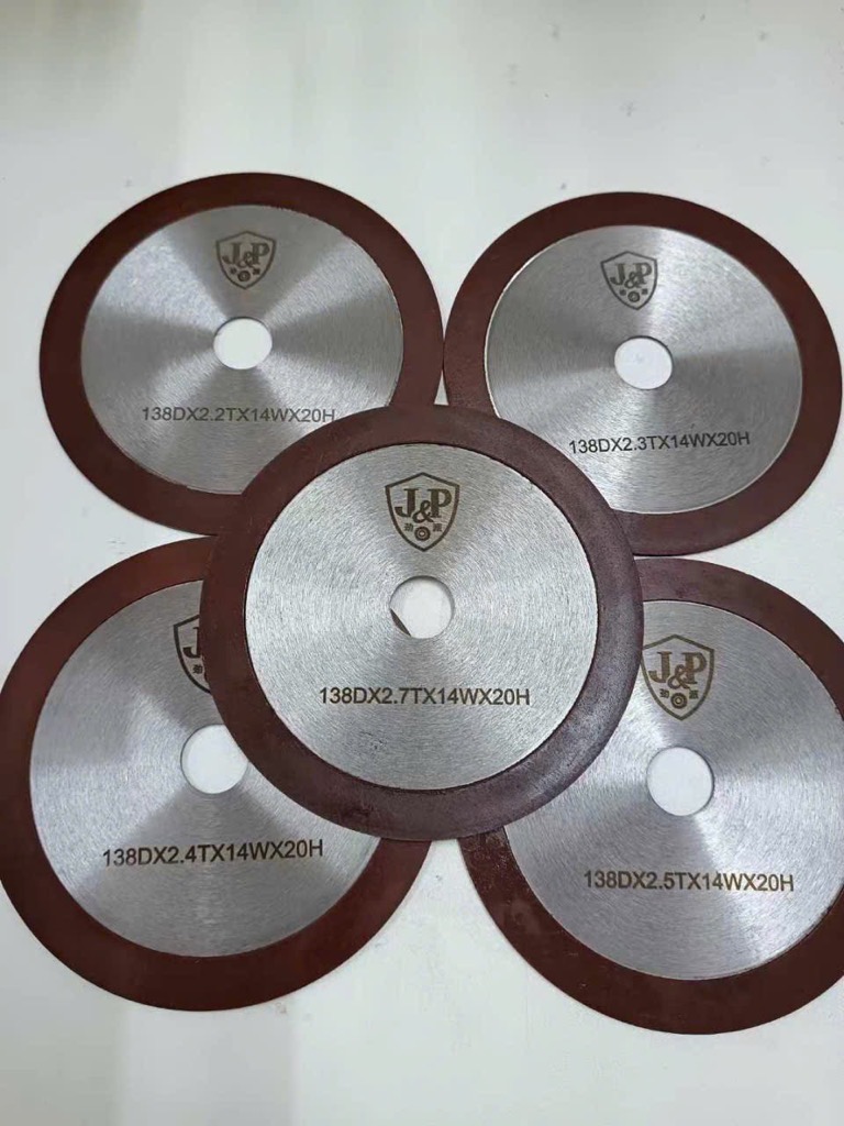 Lưỡi chống dăm - kẻ nghệ thuật me nhựa 138