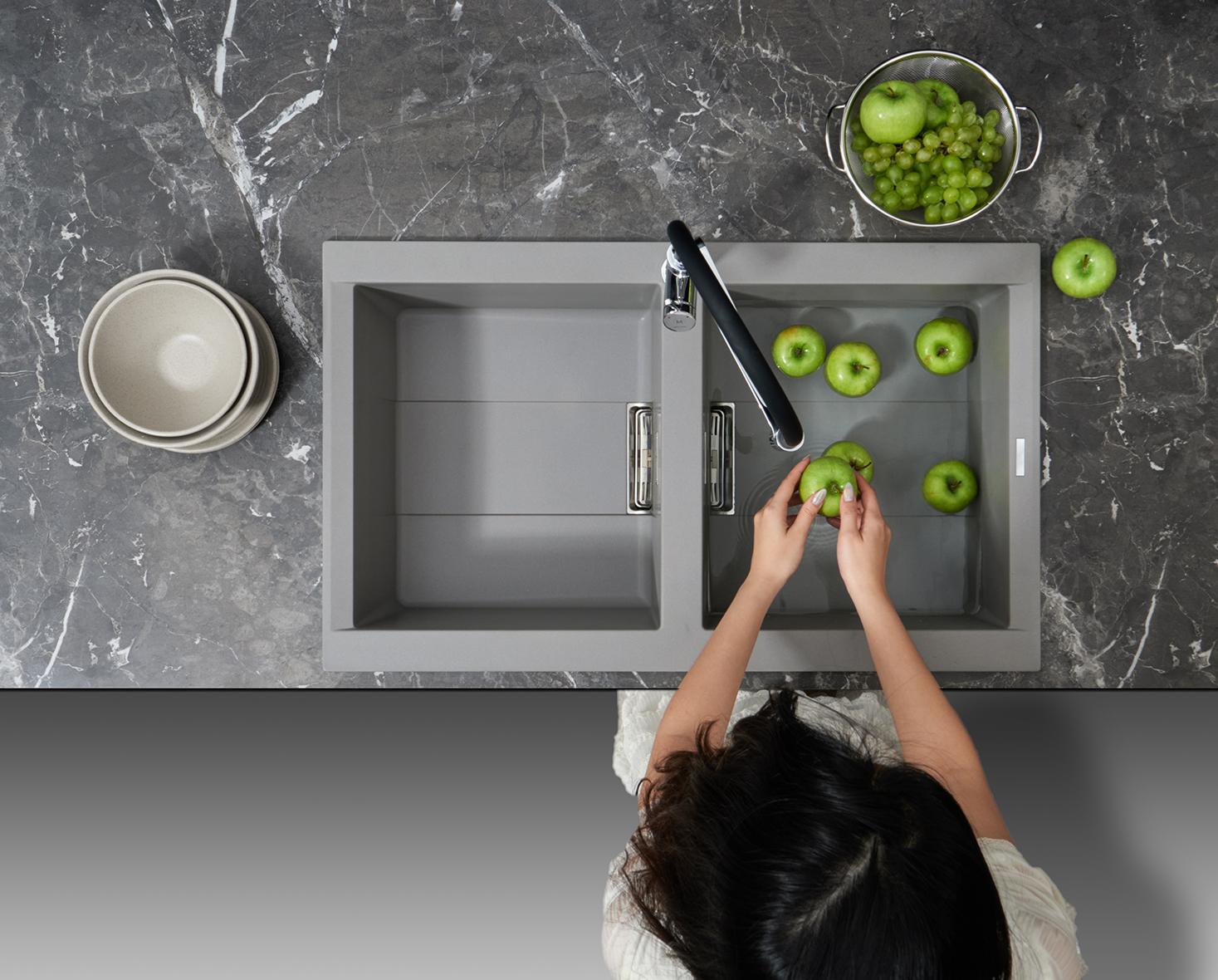 chậu rửa đá Malloca còn được còn được phủ thêm lớp Nano Bạc bằng công nghệ hiện