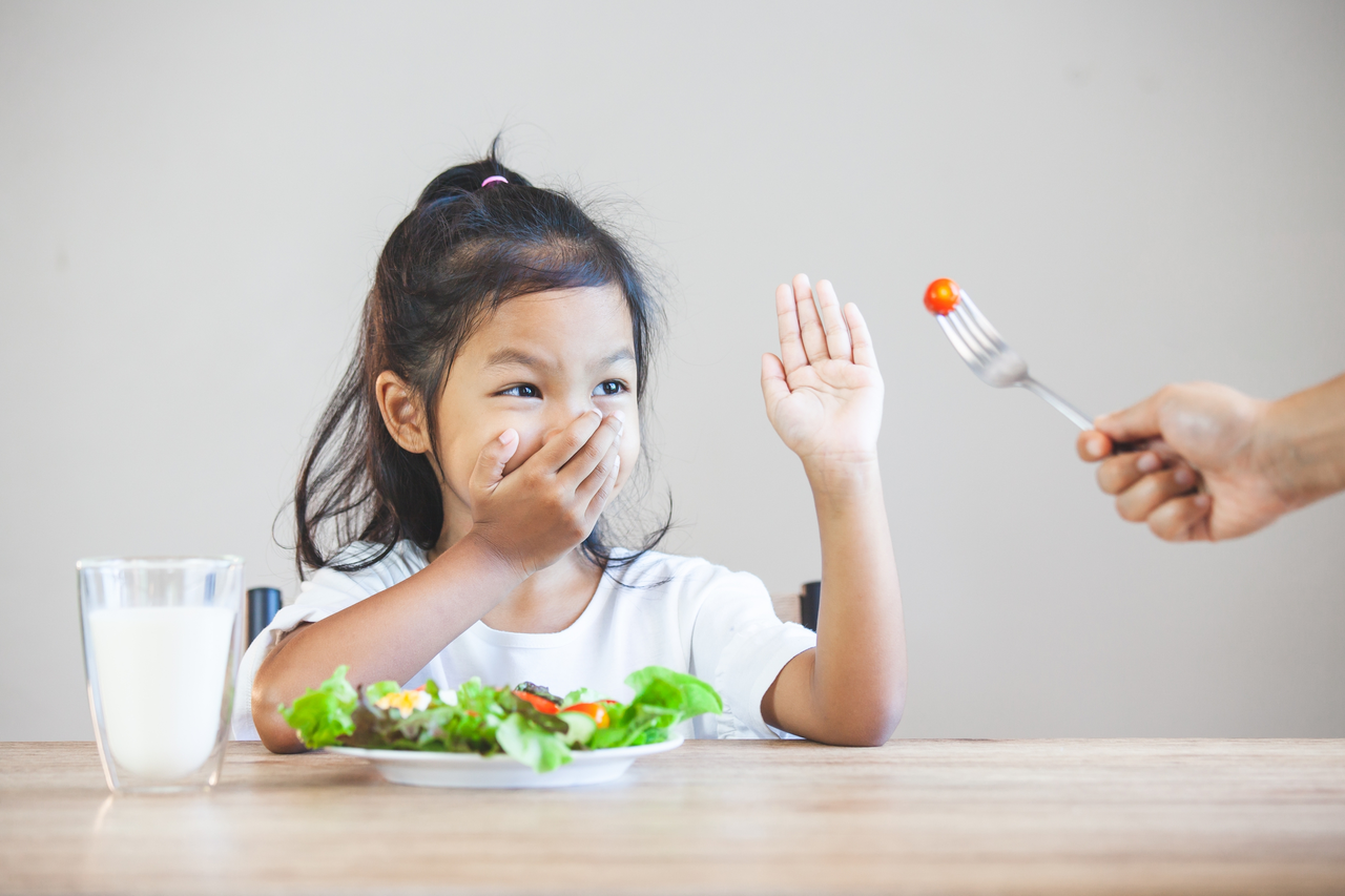 Thời tiết nắng nóng, trẻ chán ăn thì phải làm sao?