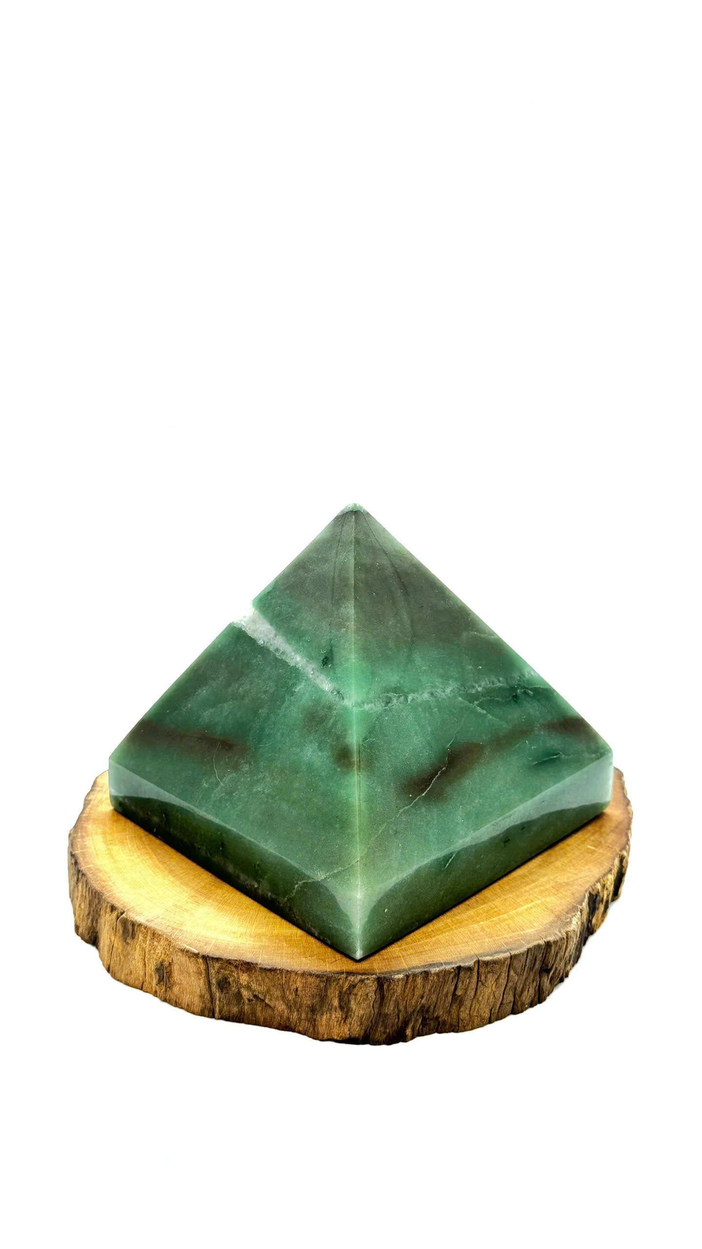 Kim Tự Tháp Đá Thạch Anh