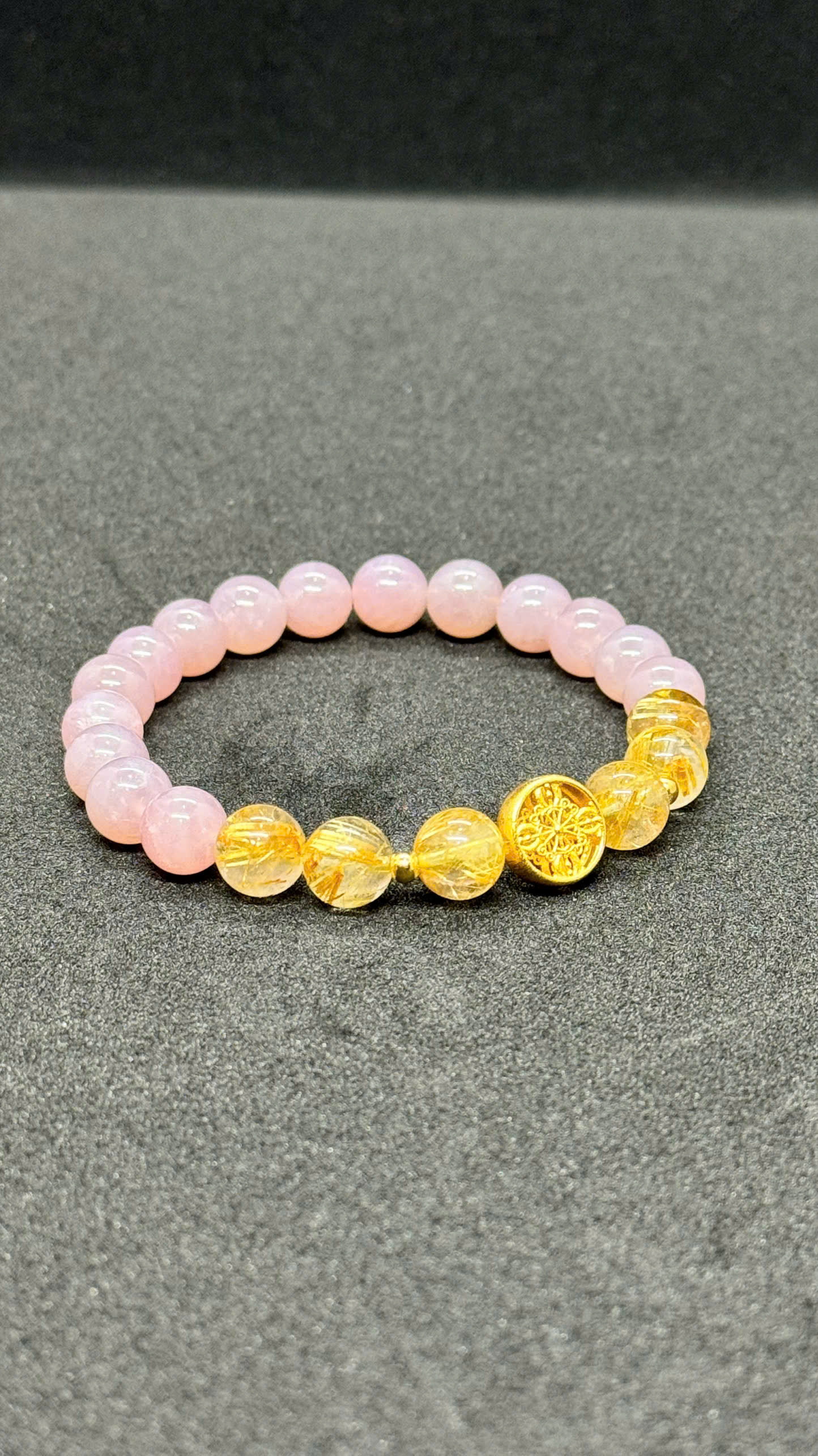 Vòng TA hồng sao Madagasca 8.5mm mix tóc vàng 5A, charm bạc mạ vàng
