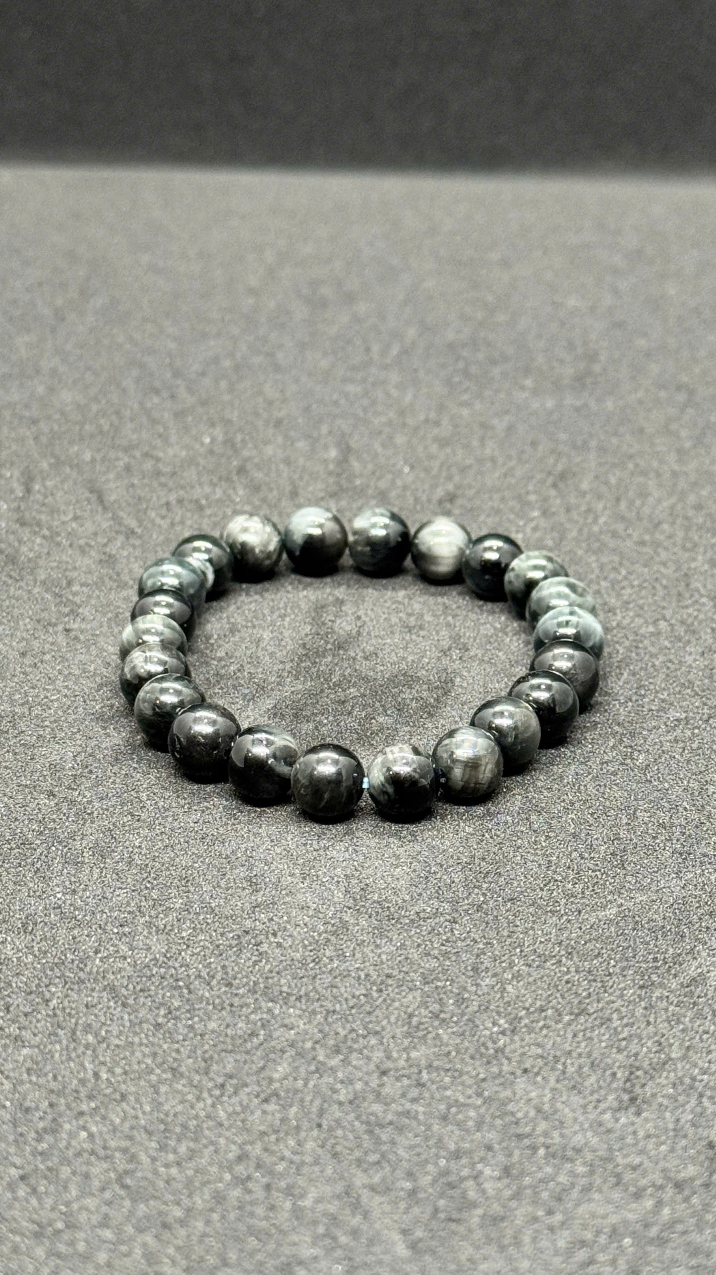 Vòng tay Mắt Chim Ưng Xám VIP 5A,6A