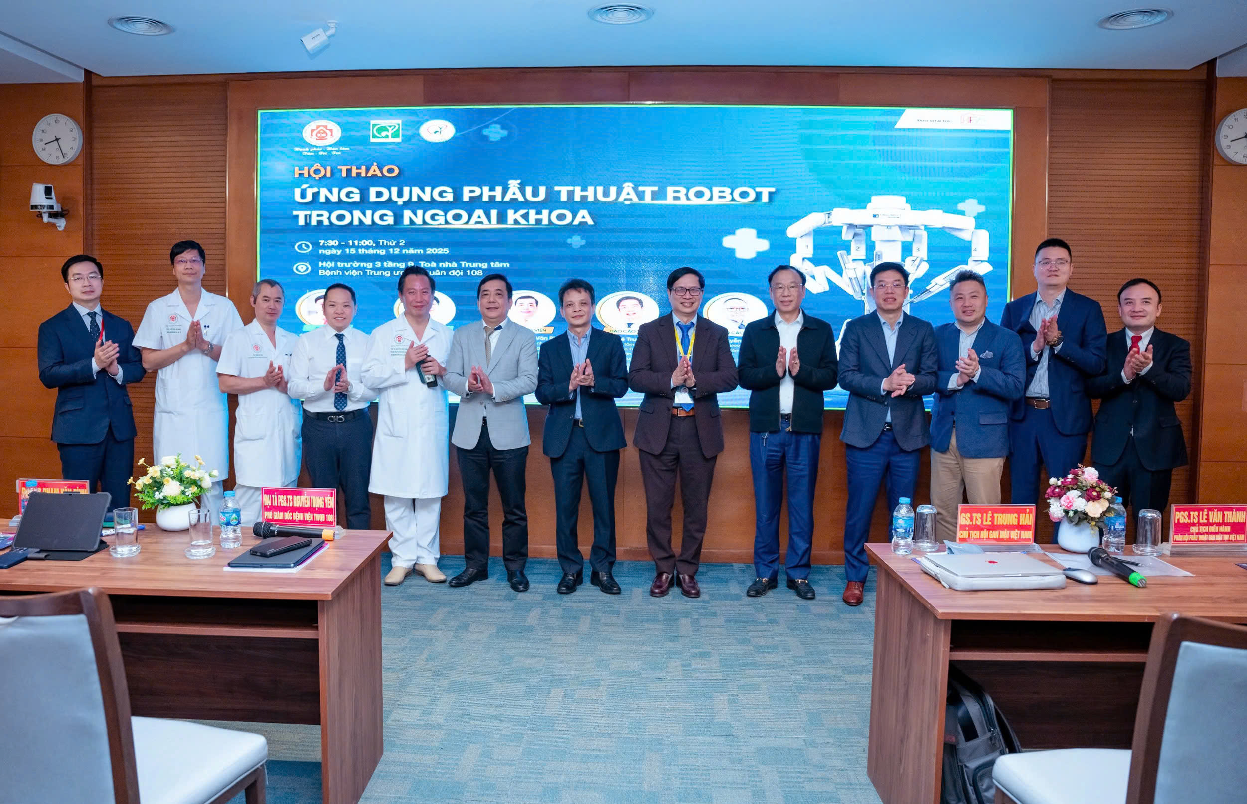CHƯƠNG TRÌNH TẬP HUẤN “ỨNG DỤNG PHẪU THUẬT ROBOT TRONG NGOẠI KHOA”
