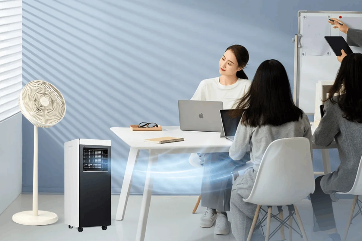 Kết hợp máy lạnh với quạt giúp lưu thông không khí đều mọi không gian