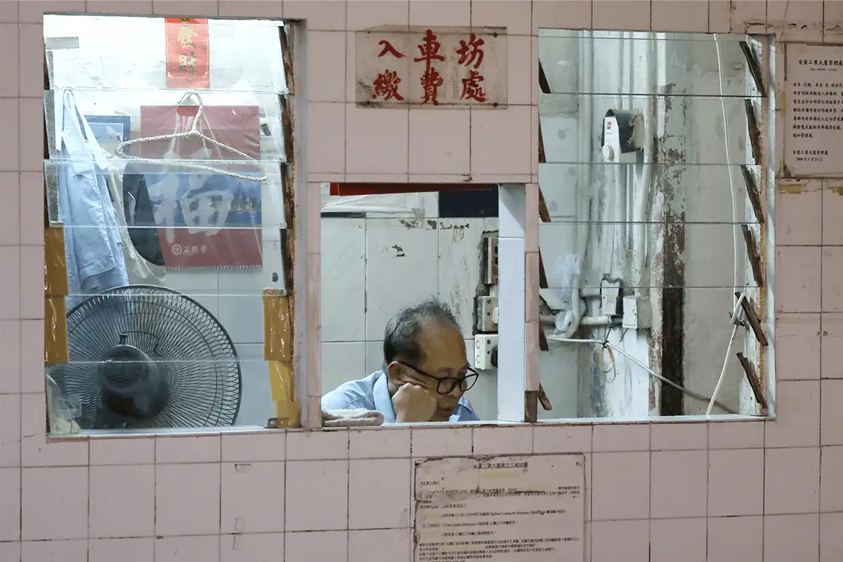 Quạt không làm mát hiệu quả với không gian nhỏ trong cabin bảo vệ