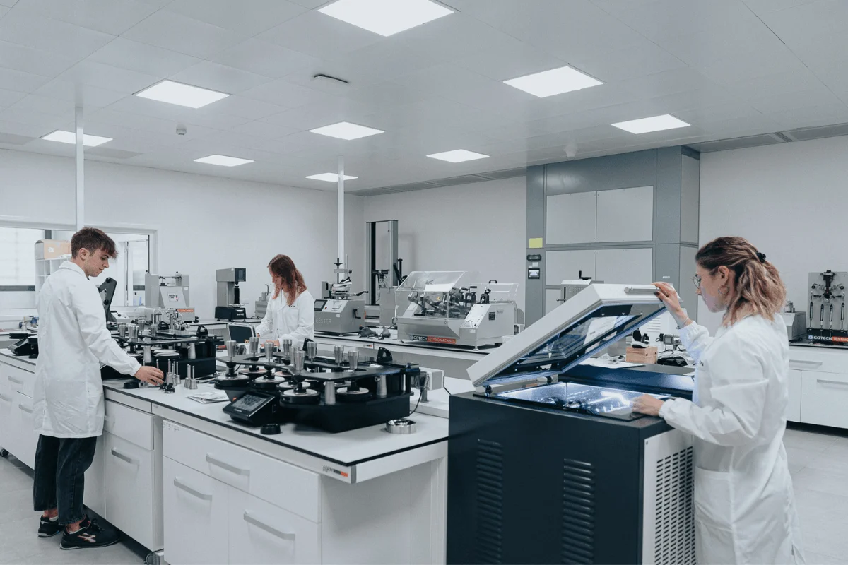 Điều hoà chính xác được sử dụng trong phòng thí nghiệm