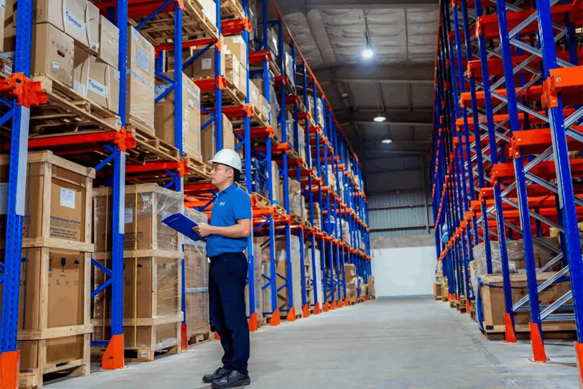 Kho hàng cần kiểm soát nhiệt độ ổn định tránh nấm mốc làm hàng hoá biến tính