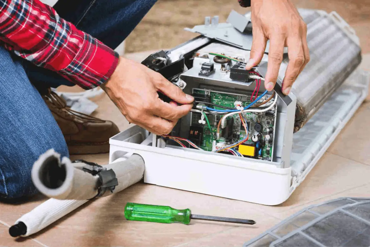 Máy Lạnh Chớp Đèn Xanh Liên Tục