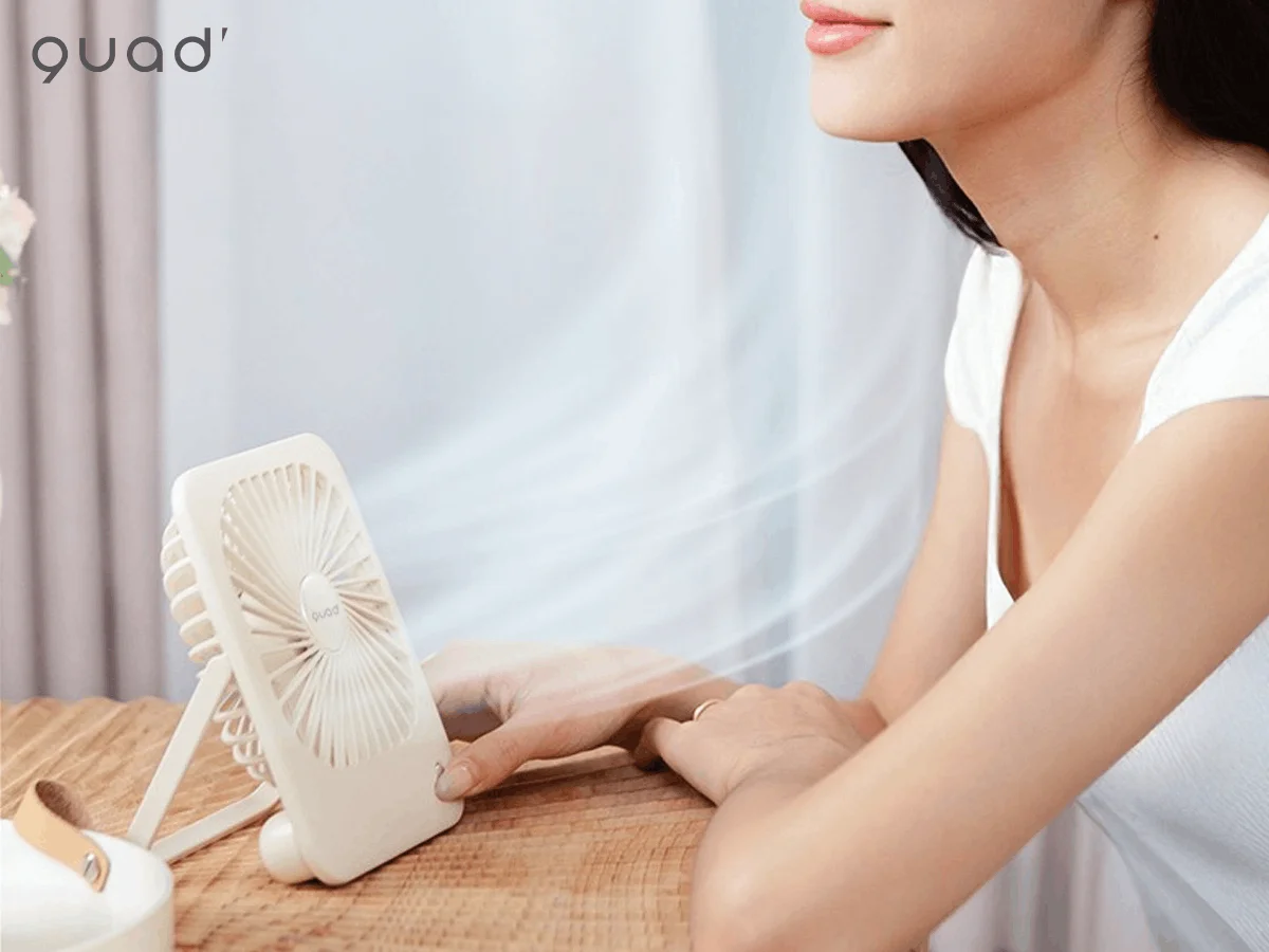 Quạt sạc đa năng kiểu dáng mỏng QS545IV