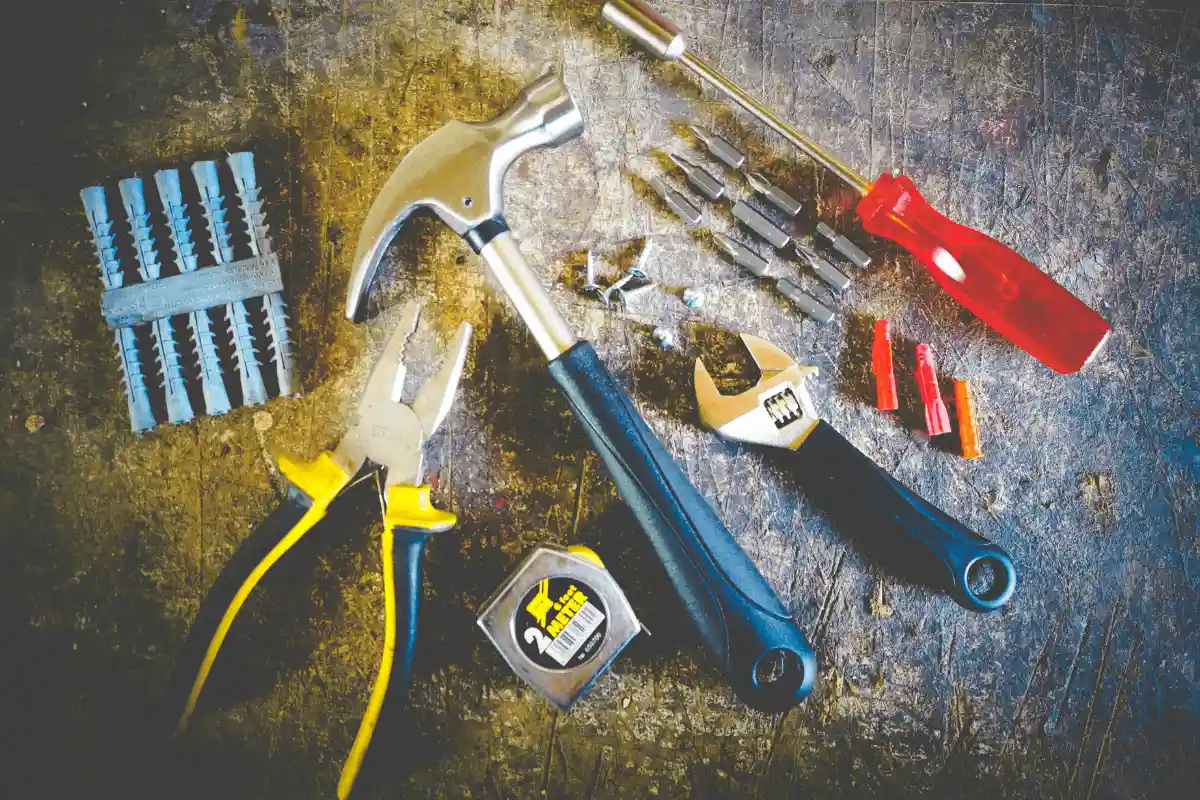 Chuẩn bị dụng cụ tháo lắp đầy đủ