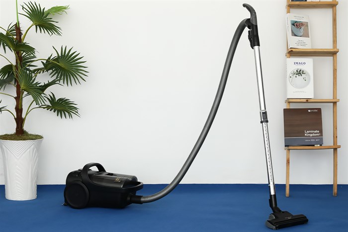 Máy hút bụi Panasonic CL605KN49