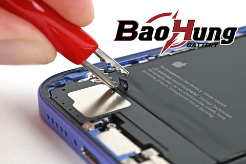 Hướng Dẫn Tháo Pin iPhone 16 Bằng Pin 9V – Dễ Dàng, An Toàn Và Hiệu Quả