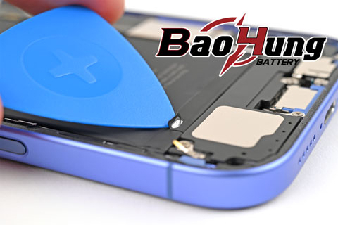 Hướng Dẫn Tháo Pin iPhone 16 Bằng Pin 9V – Dễ Dàng, An Toàn Và Hiệu Quả