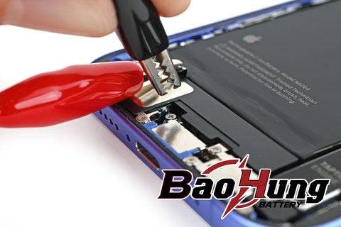 Hướng Dẫn Tháo Pin iPhone 16 Bằng Pin 9V – Dễ Dàng, An Toàn Và Hiệu Quả