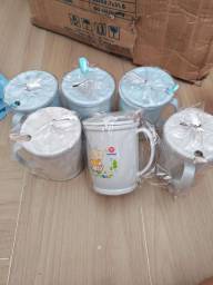 Ly Tròn Kèm Muỗng