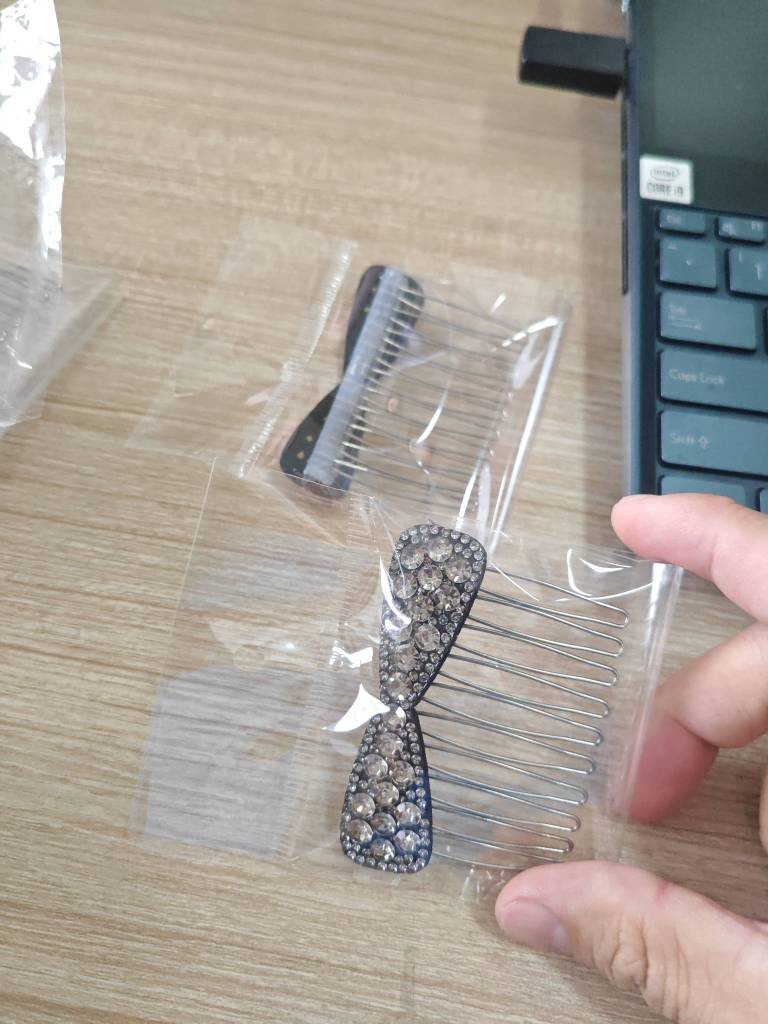 Xược Cài Tóc Đá