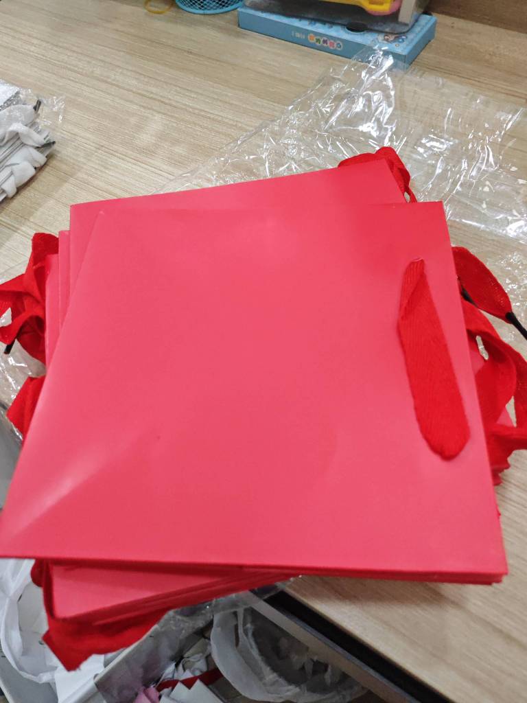 20x20x20 Túi Quà Vuông Đỏ Size Vừa