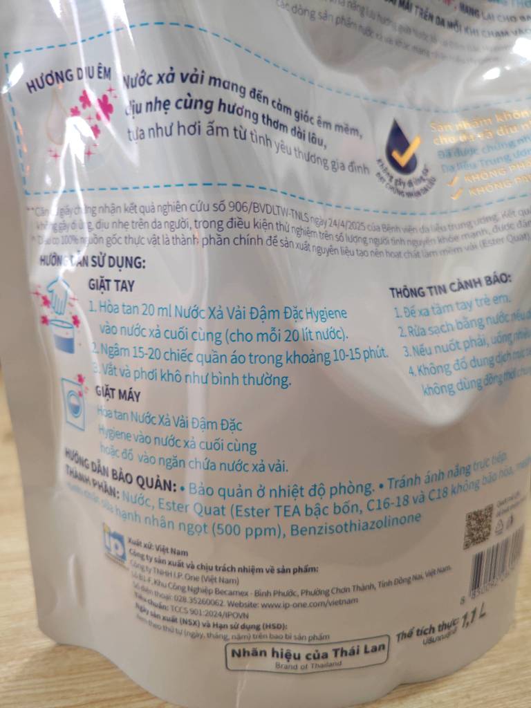 [1,1L] Nước Xã Hygiene Trắng Dịu Êm