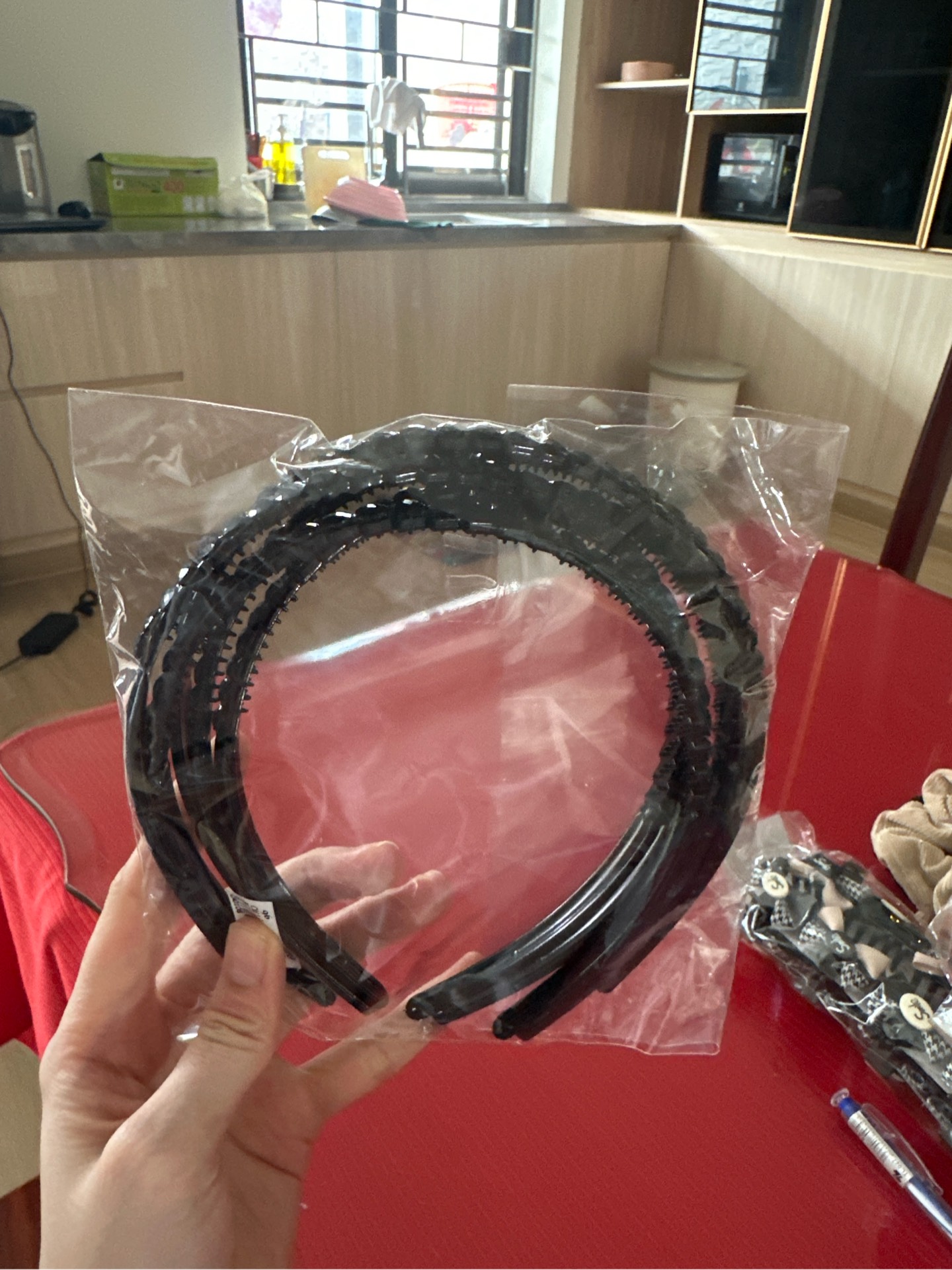 Cài Tóc Đá Vuông