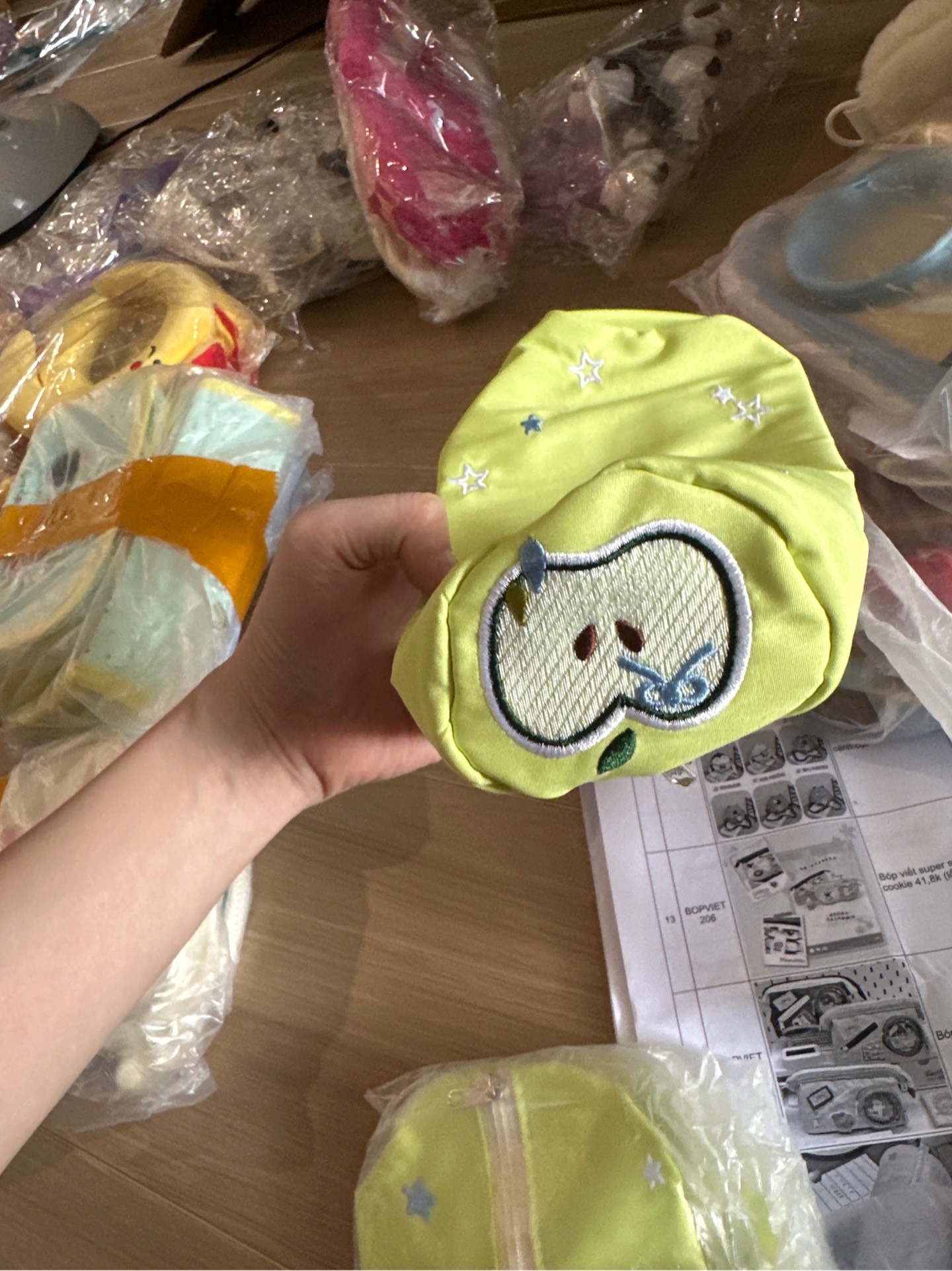 Bóp Viết Quả Táo