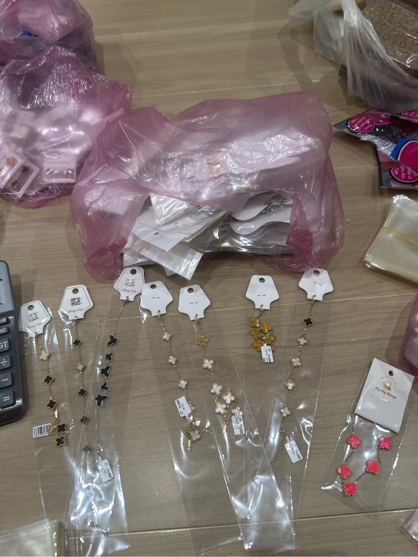 Lắc Inox Cỏ 3 Lá