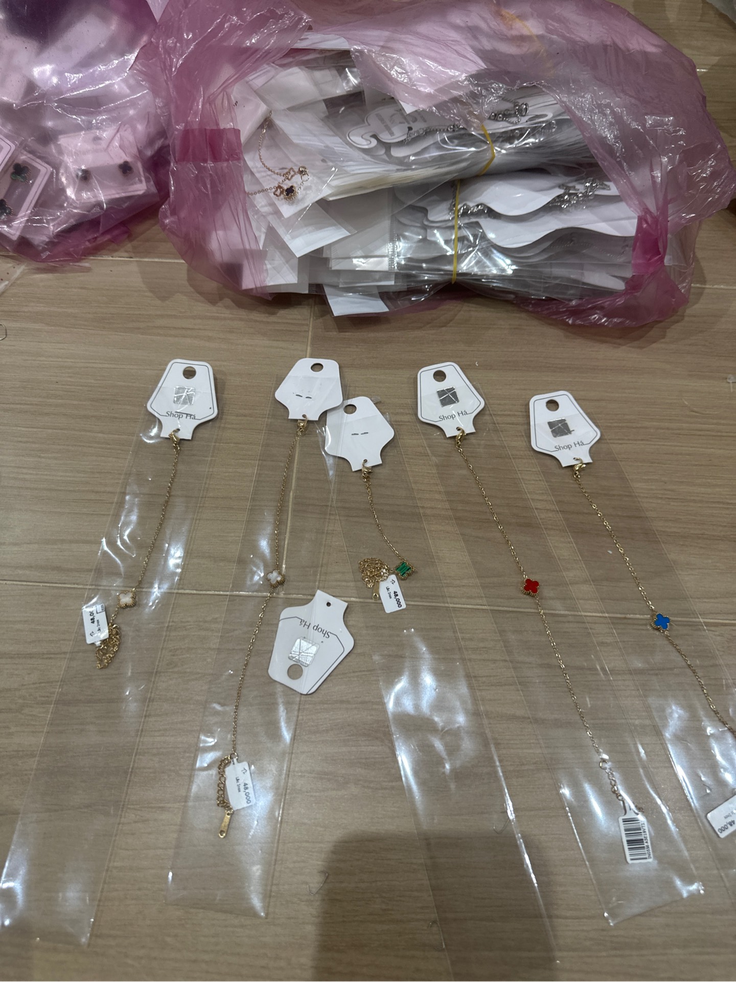 Lắc Inox Cỏ 3 Lá