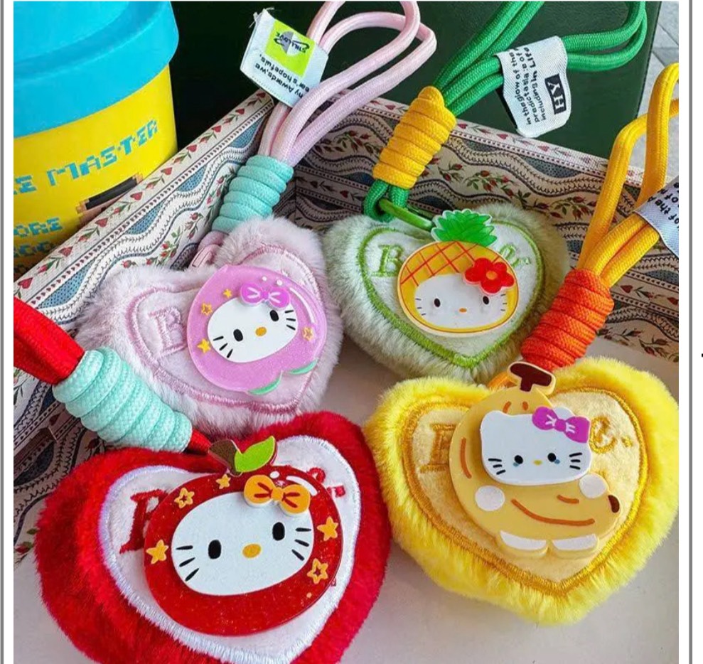 Móc Khoá Hello Kitty Trái Tim