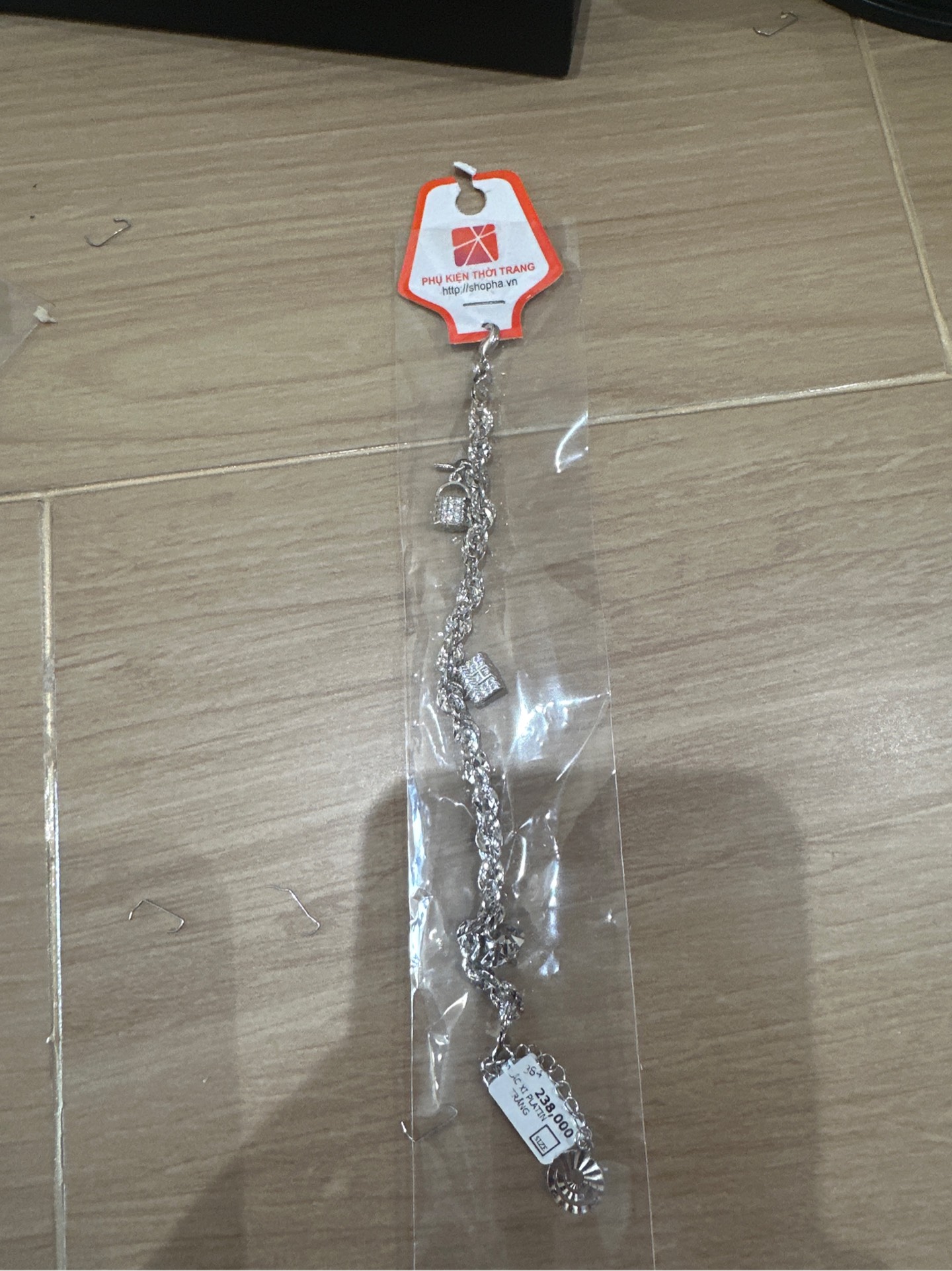 Lắc Xi Platin Trắng