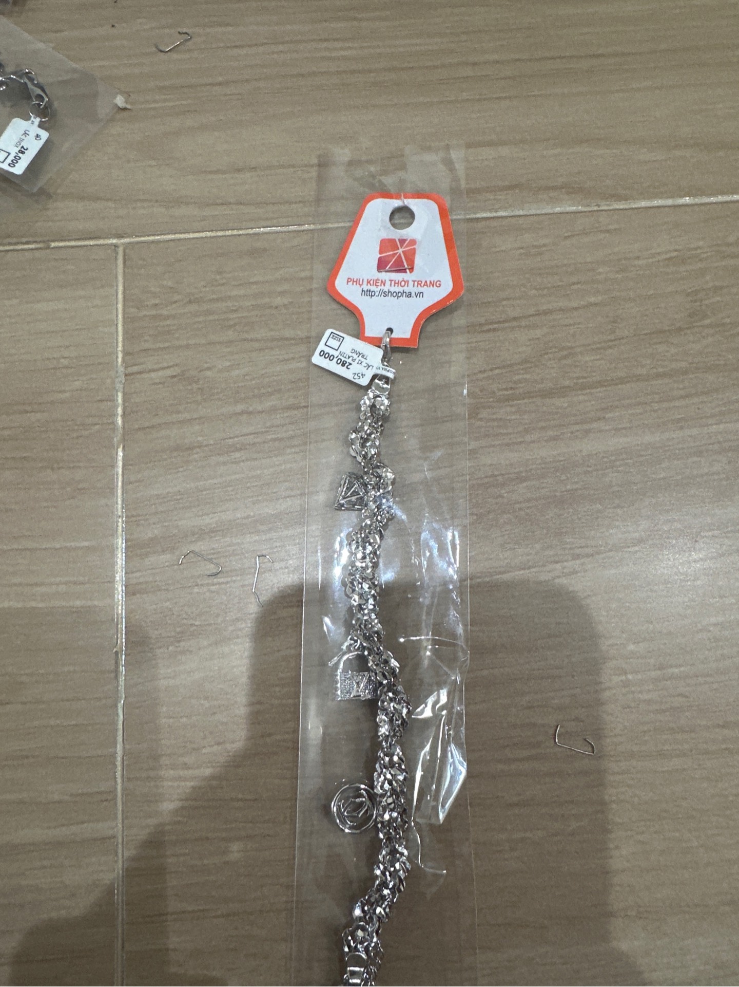 Lắc Xi Platin Trắng