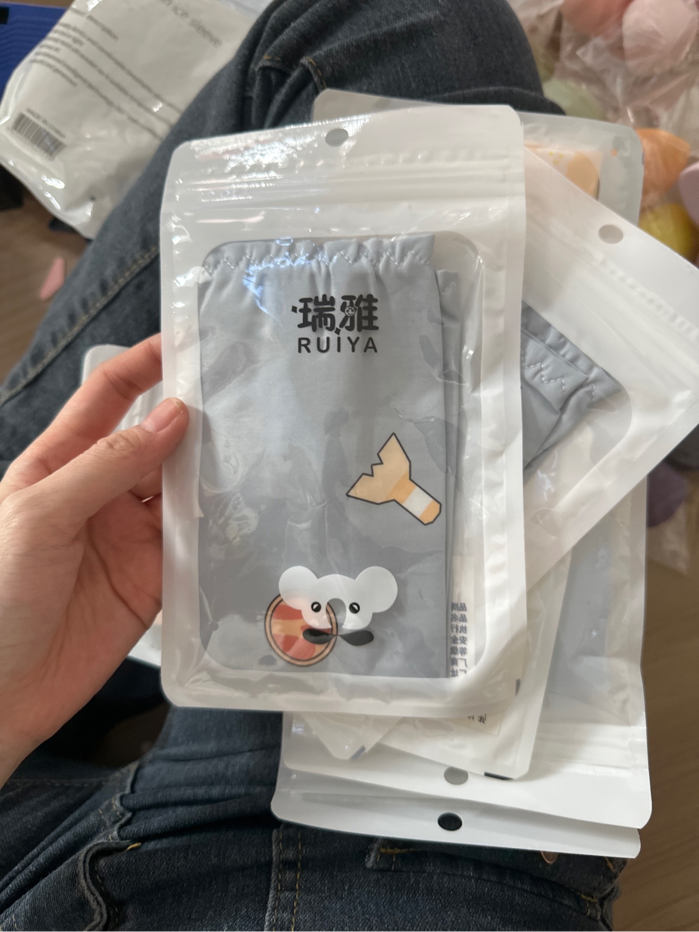 Tay Áo Chống Nắng Lụa Cho Trẻ Em