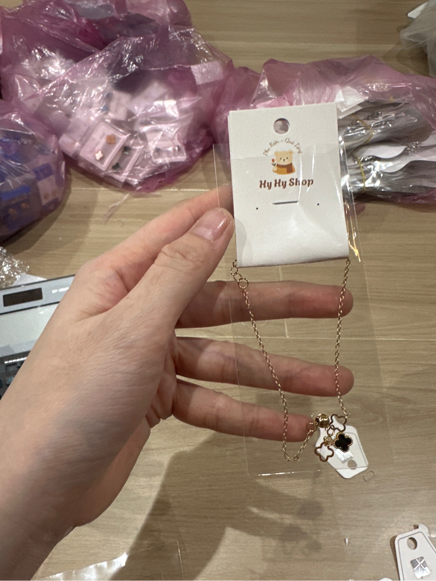 Lắc Inox Cỏ 3 Lá