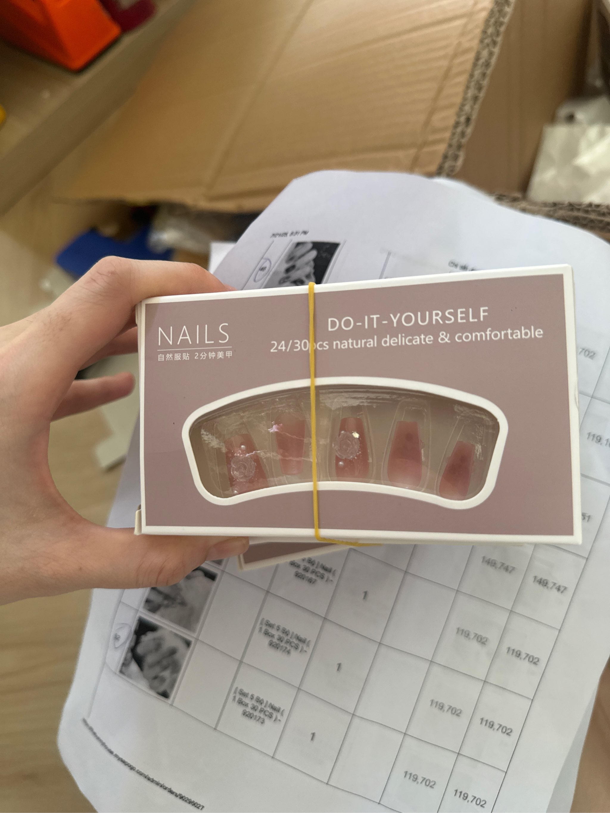 Nails (1 Hộp 30 Cái)