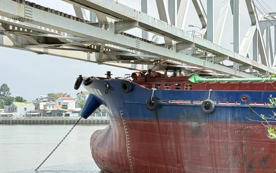 KHỞI TỐ VỤ ÁN SÀ LAN ĐỤNG CẦU GHỀNH TẠI ĐỒNG NAI GÂY TẮC NGHẼN ĐƯỜNG SẮT BẮC – NAM