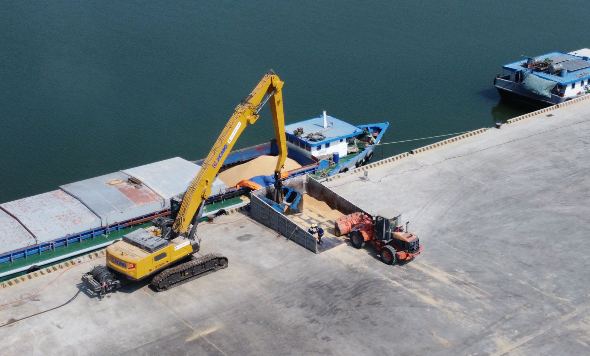 Xếp dỡ hàng hóa