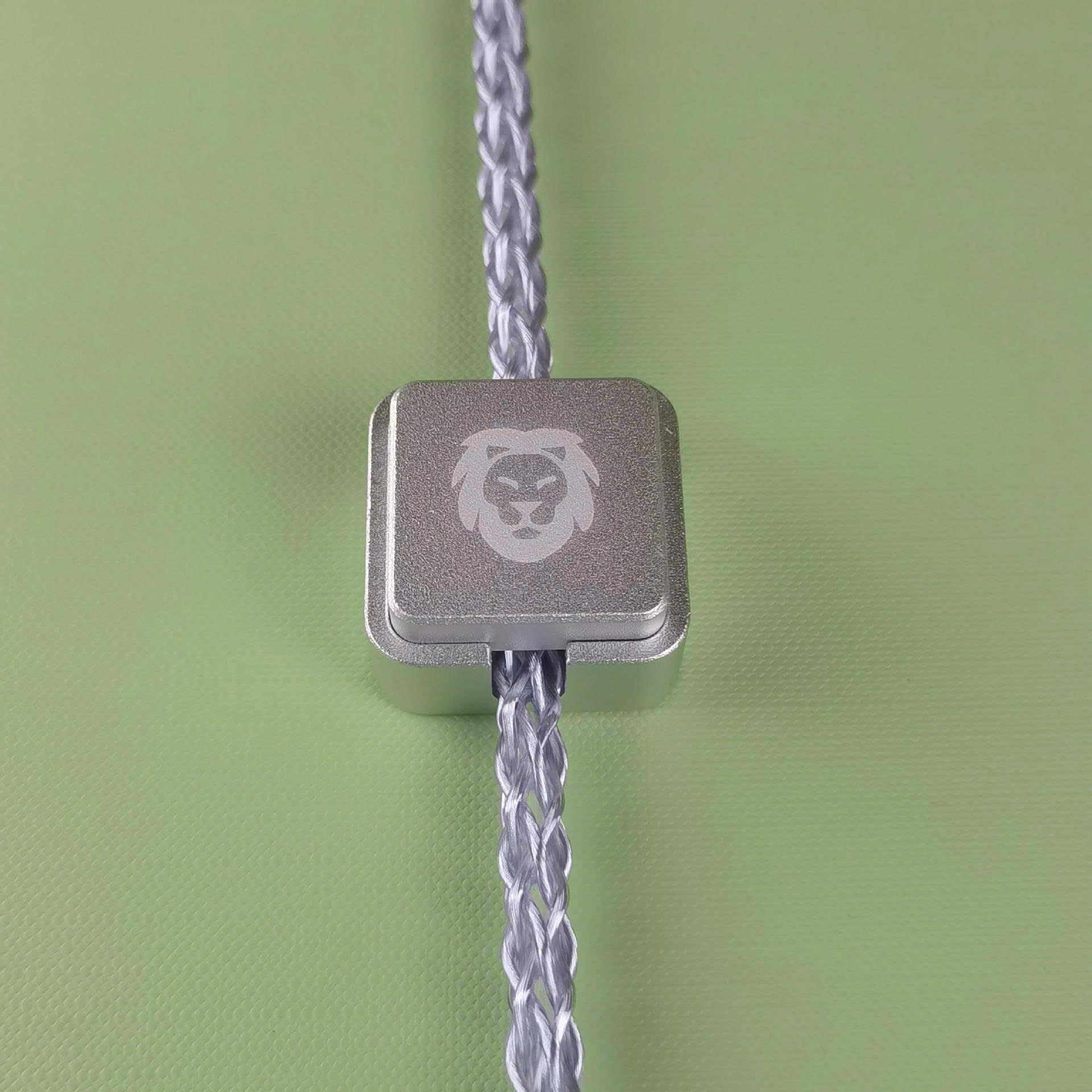 [Đã đóng GB] Hộp Kim Loại Cố Định Dây Cable Nam Châm Từ Tính