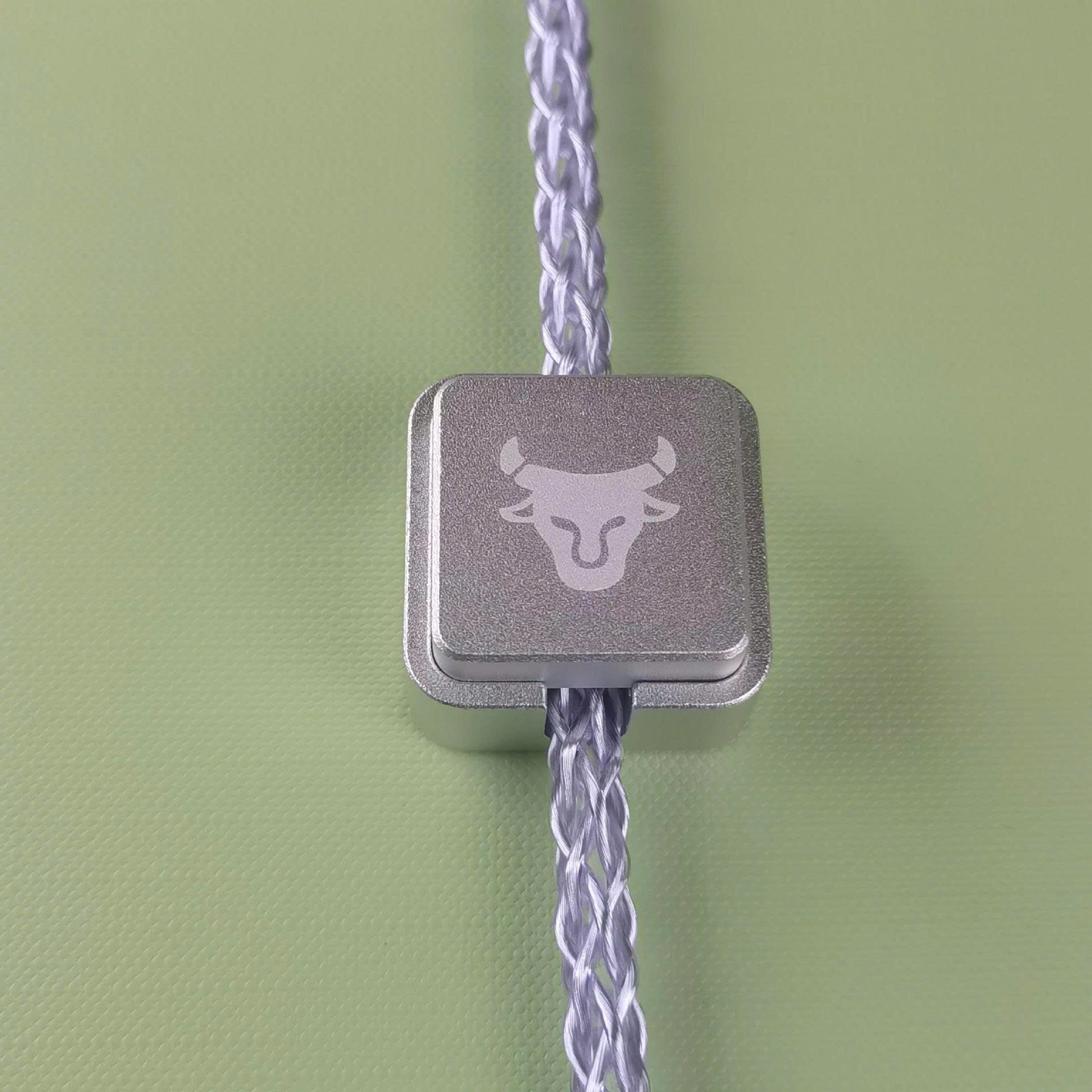 [Đã đóng GB] Hộp Kim Loại Cố Định Dây Cable Nam Châm Từ Tính