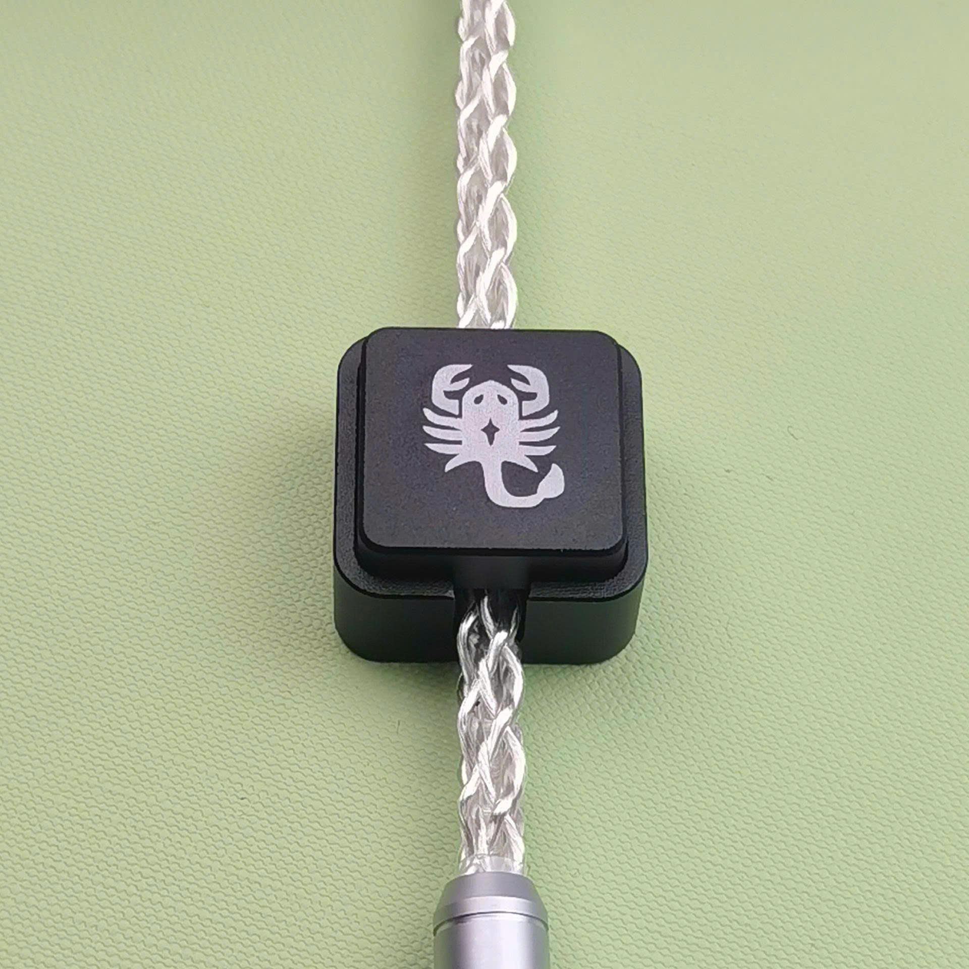 [Đã đóng GB] Hộp Kim Loại Cố Định Dây Cable Nam Châm Từ Tính