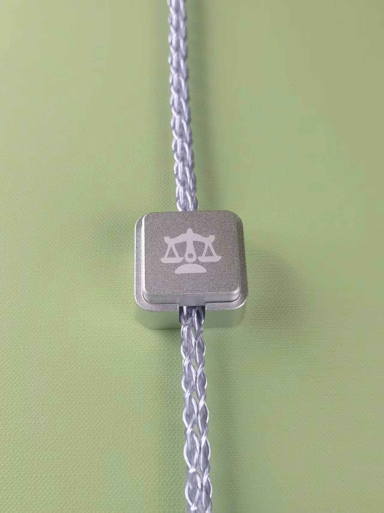 [Đã đóng GB] Hộp Kim Loại Cố Định Dây Cable Nam Châm Từ Tính