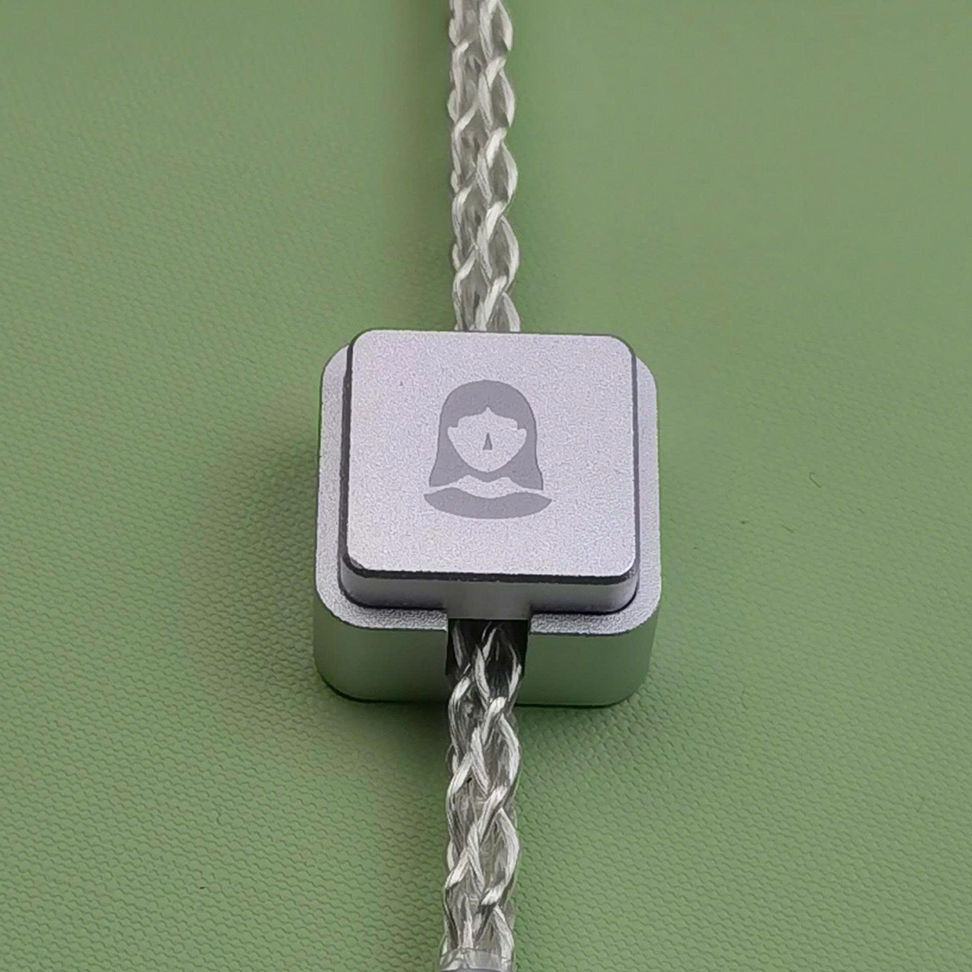 [Đã đóng GB] Hộp Kim Loại Cố Định Dây Cable Nam Châm Từ Tính