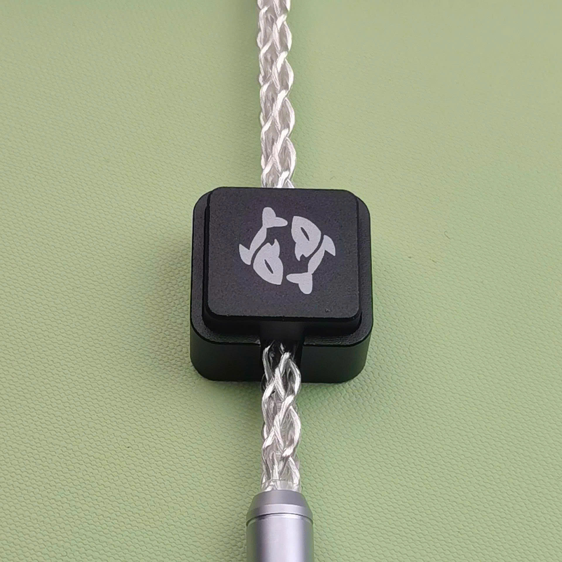 [Đã đóng GB] Hộp Kim Loại Cố Định Dây Cable Nam Châm Từ Tính